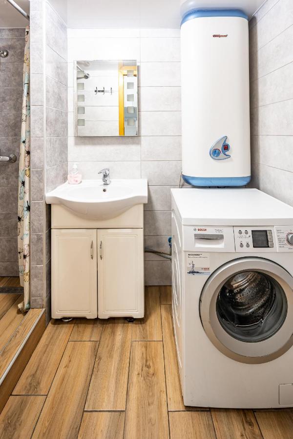 Apartment On Kovzhuna Street Лвив Екстериор снимка