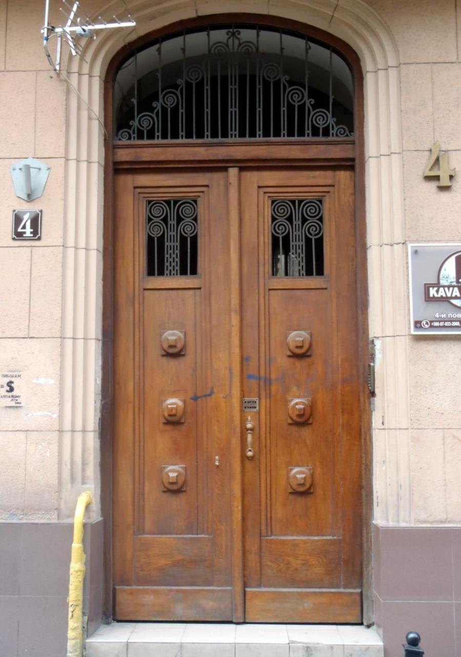 Apartment On Kovzhuna Street Лвив Екстериор снимка